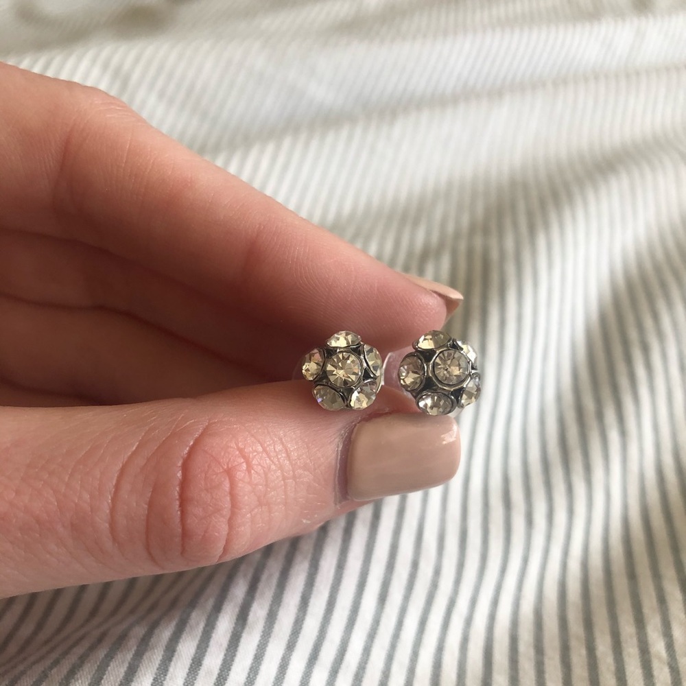 Stud earring
